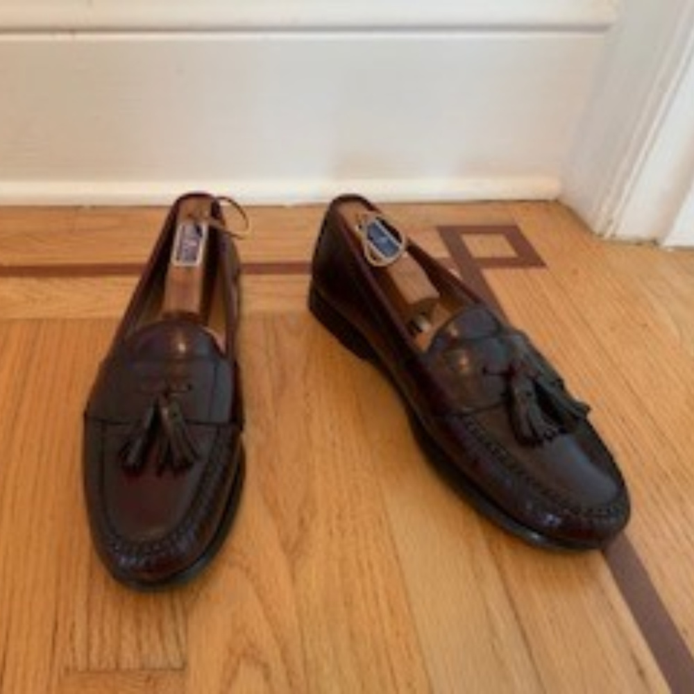 FOR SALE:Cole Haan Pinch Tassel Loafer in Burgundy